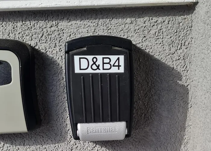 D&b 4 * Paralía